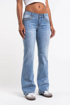 Taylor 01Low Bootcut Jeans - Bleach Blue