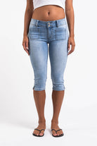 Claire 03Mid Capri Jeans - Bleach Blue