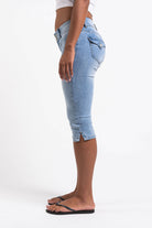 Claire 03Mid Capri Jeans - Bleach Blue