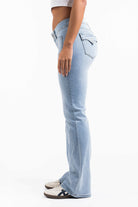 Claire 04Low Bootcut Jeans - Bleach Blue
